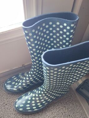 Source Unknown Navy Rain Boots with Light Green Polka Dots